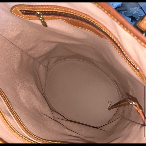 SOLD Authentic vintage Louis Vuitton GM bucket bag - Picture 6 of 9